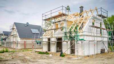 Neubau mit Dachdeckerarbeiten