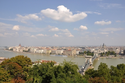 Blick auf Pest* von Buda* aus gesehen